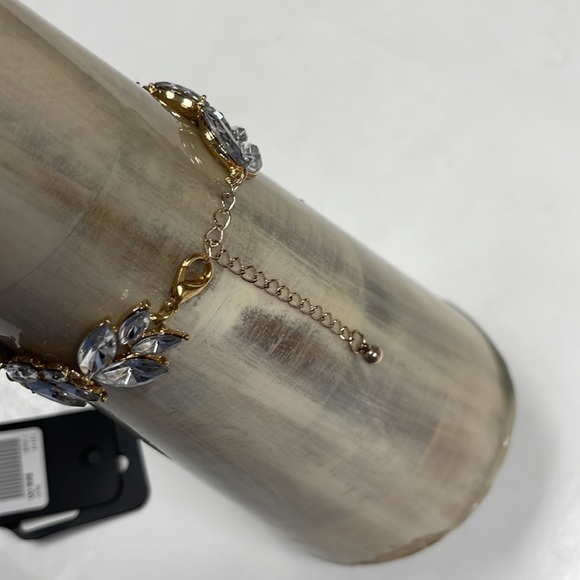 💦NWT Guess/Marciano Rhinestone Bracelet - Picture 6 of 8